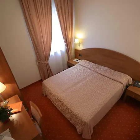 Da Roberto Λατζίζε